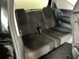1列目から3列目まで広々大空間です。3列目シートは荷物が多い時や不要な時はアレンジして荷室として使用することが可能で便利に使えます