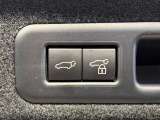 【パワーバックドア】スマートキーや運転席のボタンを押すだけでリアゲートが自動で開閉します!荷物を持っている時や、高い位置にあるバックドアを閉める際に便利な機能です♪
