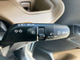 暗くなったら自動で点灯。便利な★オートライト★トンネルなどの急に暗くなる所でもすばやく反応。 早めの点灯で安心・安全