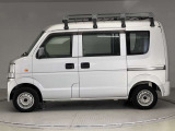 【ユーカーズ浜線へようこそ】屋根付駐車場なので、雨でもゆっくり車をご覧いただけます!当社は、新車、中古車、サービス工場と併設しております。トラブル時も安心です!