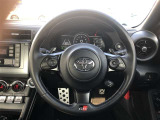 ハンドルは車を運転する上で、ずっと握っている重要なパーツです。手にフィットする物がいいですよね♪