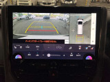 パノラミックビューモニター(シースルービュー機能つき)愛車を上から眺めた映像をナビ画面に表示いたします。メーカーオプション品につき後付けできません。