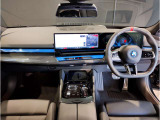アウトバーンでの走行を見据えたBMWのブレーキシステムはもしもの時にもいち早くマシンを停止してくれます。