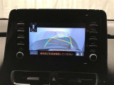 【バックモニター】駐車時に後方がリアルタイム映像で確認できます。大型商業施設や立体駐車場での駐車時や、夜間のバック時に大活躍!運転スキルに関わらず、今や必須となった装備のひとつです!