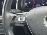ACC(アダプティブクルーズコントロール)による前走車との車間距離を保った自動加減速が働きます。