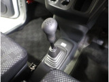 初心者の方でも操作しやすいMT車です♪運転者のお好きなタイミングでシフトチェンジができ、運転の楽しさを感じられます☆