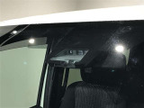 【衝突被害軽減ブレーキ】前方の車両や横断する歩行者などを検知した時、衝突回避や被害軽減をサポートします。