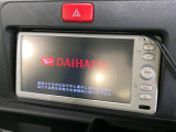【純正ナビ】人気の純正ナビを装備しております。ナビの使いやすさはもちろん、オーディオ機能も充実!キャンプや旅行はもちろん、通勤や買い物など普段のドライブも楽しくなるはず♪