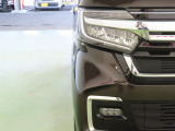 LEDヘッドライトは、点灯の瞬間から光量を発揮し、突然暗くなるトンネルなどでの安定感を高めます。