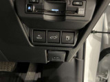 【パワーバックドア】運転席から離れることなく車両後方のバックドアを自動で開閉できます。