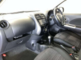 分かりやすく操作しやすい運転席まわりです☆