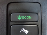 エンジン、エアコンなどを制御し低燃費な『ECONモード』に、また走りを楽しみたいとき、空調など快適性を重視したいときにはスイッチOFFで通常モードに切り替えができます!