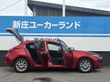 走りにこだわりながら、収納力も持ち合わせたデザイン。