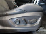 パワーシート搭載。微妙な調整が手軽にでき、ピッタリの最適なポジションで運転することが可能です。