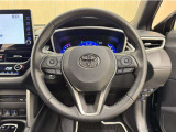 ステアリングスイッチ搭載!手を離さずに手元のスイッチでさまざまな操作が可能。運転中、視線をそらさなくても操作ができて安全です!
