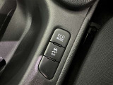 運転席まわりです。 各操作スイッチは使いやすい位置に配置されてます。