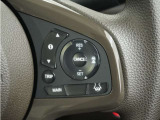 ◆アダプティブクルーズコントロール◆予め設定した車速内でクルマが自動的に加減速。前走車との適切な車間距離を維持しながら追従走行します。【LKAS】車線維持支援システムでステアリング操作を支援。