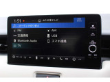 フルセグTVも視聴できます。Bluetooth接続をすれば音楽再生のみならずスマートフォンならばハンズフリー通話も可能です。