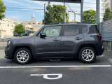 台形のホイールハウスもJeepの特徴。横から見てもJeepだとわかりますね!