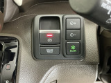 パーキングブレーキはスマートな電子制御式と合わせて渋滞時等にブレーキペダルから足を離しても停車状態を保持してくれるオートブレーキホールド機能で運転が楽になります。スタートはアクセルペダルを踏むだけ