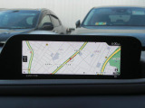 マツダコネクトの8.8インチワイドセンターディスプレイです。『Android Auto』『Apple CarPlay』や独自のコネクテッドサービスに対応したインターフェイスシステムです。