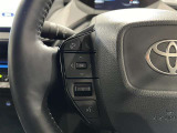 【ステアリングスイッチ】運転中に視線を前に向けたまま操作できます。