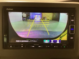 バックをするとき自動でリアの様子が映る『リアカメラ』付き! 画面で確認しながらバックが出来るので駐車の時も安心です。