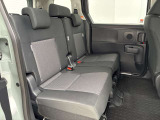 運転席や助手席だけでなく、カーテンエアバッグも装備しています。側方からの衝撃からもしっかりお客様を守ってくれます。