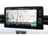 ナビはホンダコネクトディスプレー。スマートフォンのような操作感です。フルセグTVも視聴でき、Bluetooth接続をすれば音楽再生のみならずスマートフォンならばハンズフリー通話も可能です。