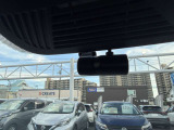 日産純正ドライブレコーダーです。前方向けとルームミラーから車室内後方を撮影します。