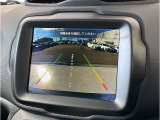 ■苦手な人が多い駐車場での車庫入れや狭い道でも大丈夫です!バックカメラがドライブを安全にサポートします!
