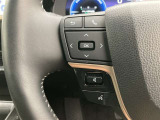 運転中、オーディオの操作をしてて、ハッとしたことはありませんか?ステアリングスイッチは、運転中でもハンドルでオーディオの操作が可能です。安全なドライブをサポートします。