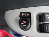 もちろん全席パワーウインドー付。運転席から操作できて便利です。