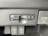 【ETC】高速道路などの料金所における自動料金支払いシステムです。車載器と料金所のアンテナとの間で無線通信を行い、料金を自動で支払うことができます。