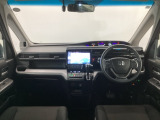 【前方視界】開放的な前方視界!運転がしやすく疲れにくいです♪窓が大きく、見通しがとっても良いおクルマですよ♪