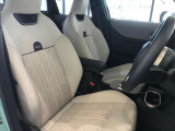 MINIの少し硬めのシートは乗り降りもしやすく、長距離ドライブでも疲れません。