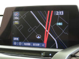 メーカー装着のナビを装備しております。