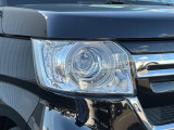 明るくて長寿命のLEDヘッドライト採用