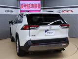 踏み間違い時サポートブレーキ(パーキングサポートブレーキ)は、センサーで前後をしっかり感知。間違えてアクセルを踏んだ時も障害物をいち早く察知し、衝突被害軽減ブレーキをかけます。