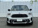 ご納車前には、MINIを熟知したメカニックによる100項目の点検・整備を行います。不具合箇所、交換時期に達している部品に関しましては、全て当社負担で交換してからのご納車となります。