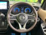 【純正革巻きステアリング】上質な革を使用することで、手にしっかり馴染みとても運転しやすいハンドルです♪