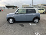 清潔な中古車展示場で皆様のご来店をお待ちしています。