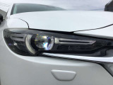 LEDヘッドランプ装備・消費電力が少なく明るいので夜間走行も安心して運転出来ます。