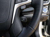 レーダークルーズコントロール(全車速追従機能付)付きです。車速に応じて追従支援してくれるので、ロングドライブも快適です。詳細は販売店スタッフまでおたずねください。