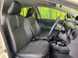 運転席まわりには十分なスペースがあり、大柄な方でもゆったり運転していただける環境です。