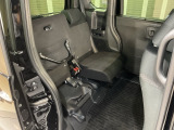 後席をはね上げれば、「もうひとつの荷室」が生まれます。
