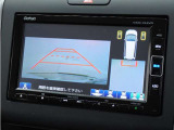 ◆リアカメラdeあんしんプラス◆駐車場をバックで出るときなど、リアワイドカメラの映像から危険を検知。走行中のさまざまな危険回避をサポートします!