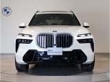 【キドニーグリル】BMWは約90年もの間、ほぼ全ての車両にひと目でBMWだと分かるこの特徴的なフロントグリルが備えられ、デザイン・アイコンとして親しまれてきました。