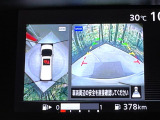 【アラウンドビューモニター】専用のカメラにより、上から見下ろしたような視点で360度クルマの周囲を確認することができます☆死角部分も確認しやすく、狭い場所での切り返しや駐車もスムーズに行えます。
