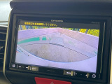 【バックカメラ】駐車時に後方がリアルタイム映像で確認できます。大型商業施設や立体駐車場での駐車時や、夜間のバック時に大活躍!運転スキルに関わらず、今や必須となった装備のひとつです!